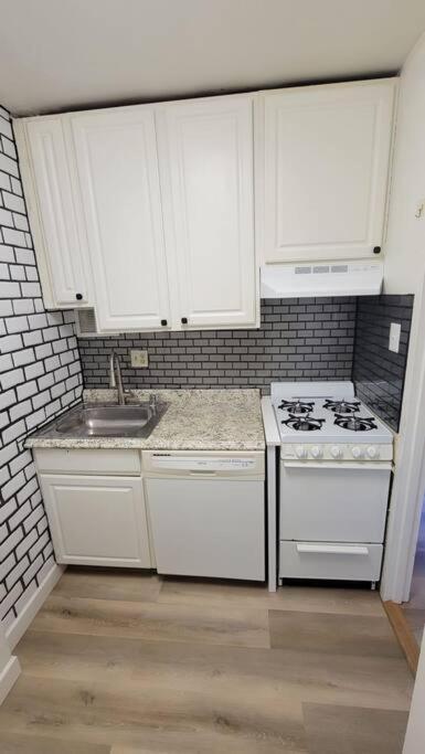 One Bedroom For Rent, 4 Sleeper Apartment