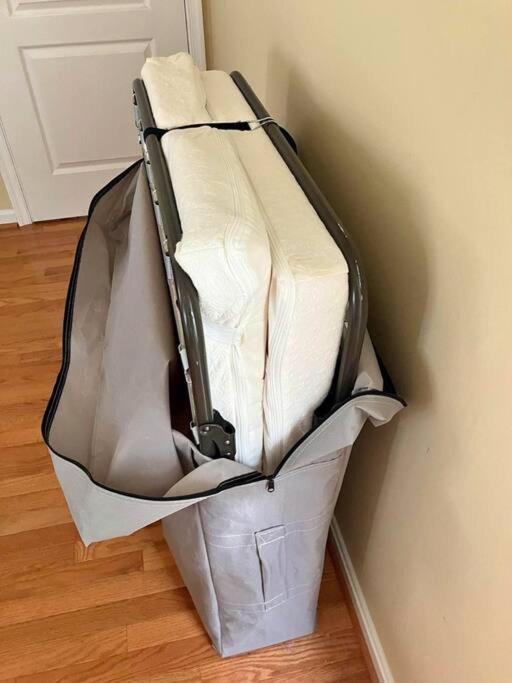 One Bedroom For Rent, 4 Sleeper
