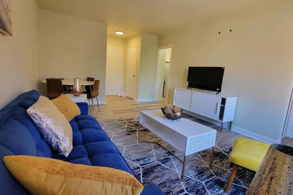 One Bedroom For Rent, 4 Sleeper Apartment *