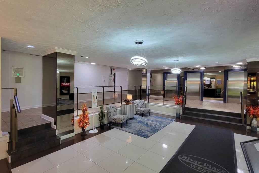 One Bedroom For Rent, 4 Sleeper Apartment Arlington